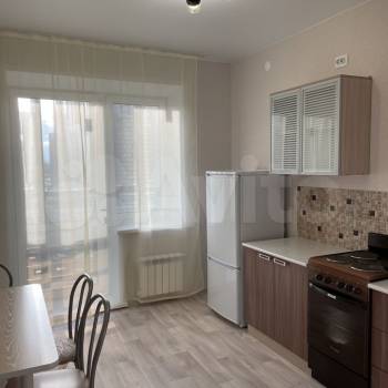 Сдается 1-комнатная квартира, 38 м²