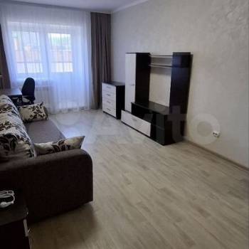 Сдается 1-комнатная квартира, 40 м²