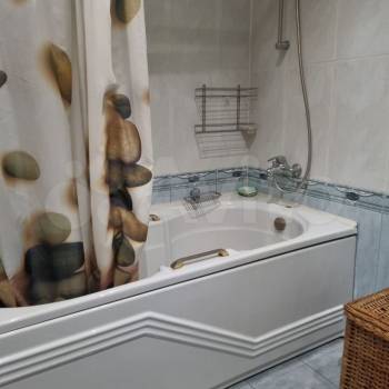 Сдается Многокомнатная квартира, 140 м²