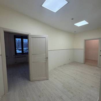 Сдается Нежилое помещение, 200 м²