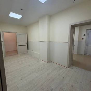 Сдается Нежилое помещение, 200 м²