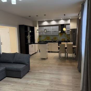 Сдается 2-х комнатная квартира, 78 м²