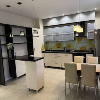 Сдается 2-х комнатная квартира, 78 м²
