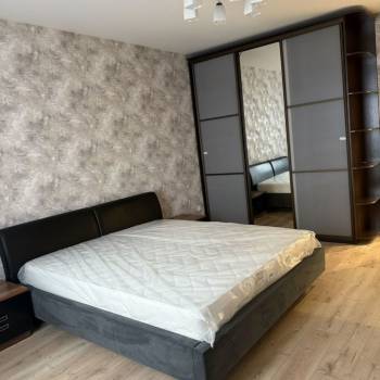 Сдается 2-х комнатная квартира, 78 м²