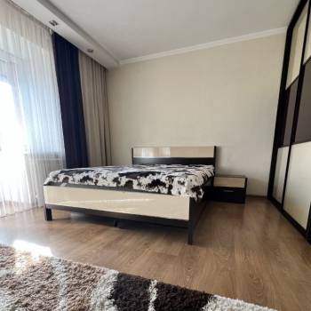 Сдается 1-комнатная квартира, 50,1 м²