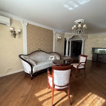 Продается 3-х комнатная квартира, 108 м²