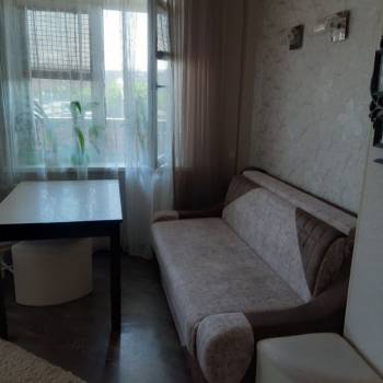 Продается 1-комнатная квартира, 42 м²