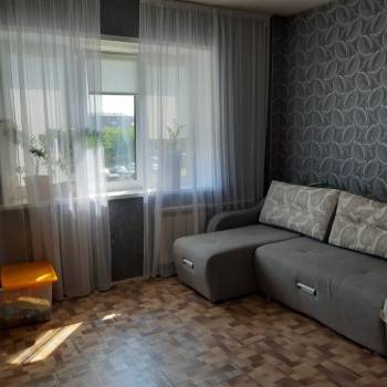 Продается 1-комнатная квартира, 42 м²