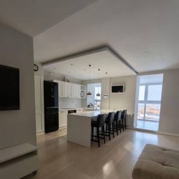 Продается Многокомнатная квартира, 92,6 м²