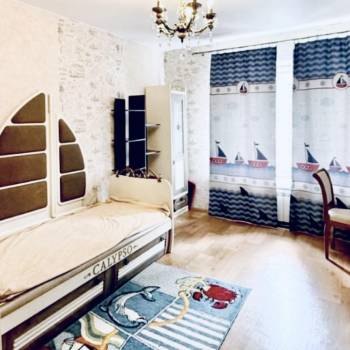 Продается Многокомнатная квартира, 110 м²