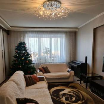 Продается 1-комнатная квартира, 154 м²