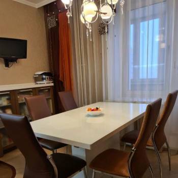 Продается 1-комнатная квартира, 154 м²