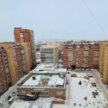 Продается 1-комнатная квартира, 154 м²