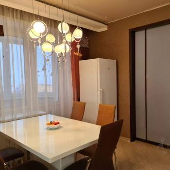 Продается 1-комнатная квартира, 154 м²