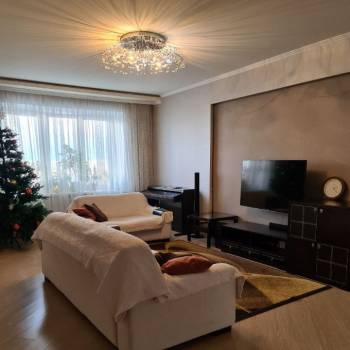 Продается 1-комнатная квартира, 154 м²