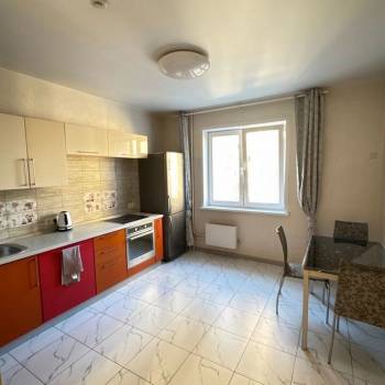 Сдается 1-комнатная квартира, 49 м²