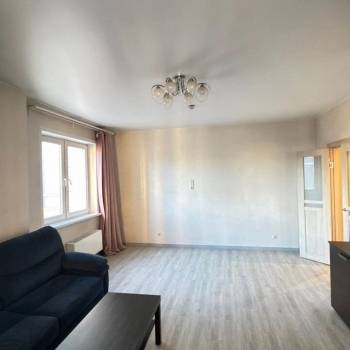 Сдается 1-комнатная квартира, 49 м²