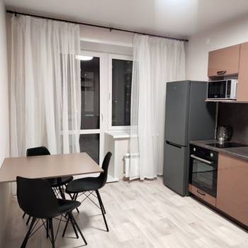 Сдается 1-комнатная квартира, 38 м²
