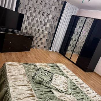 Сдается 1-комнатная квартира, 54 м²