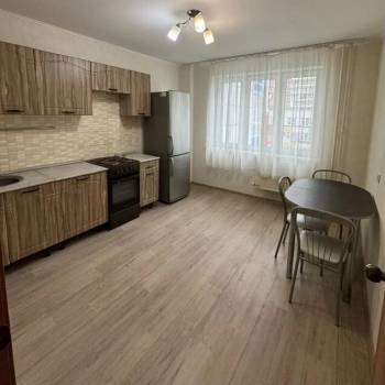 Продается 1-комнатная квартира, 41 м²