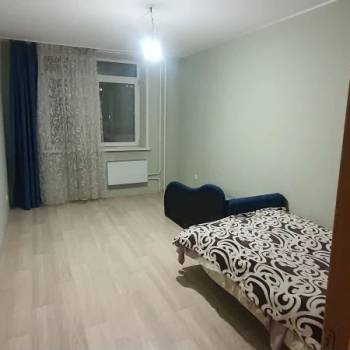 Продается 1-комнатная квартира, 63,9 м²