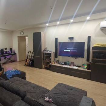 Продается Многокомнатная квартира, 100,3 м²