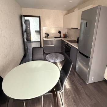 Сдается 1-комнатная квартира, 42 м²