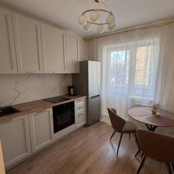 Сдается 1-комнатная квартира, 42 м²