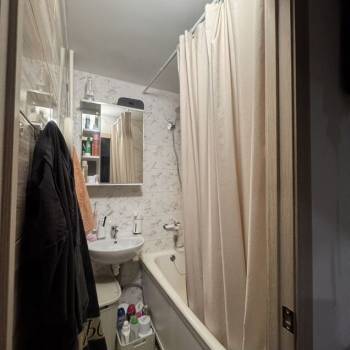Продается 1-комнатная квартира, 43 м²