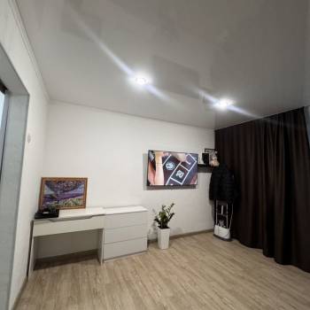 Продается 1-комнатная квартира, 43 м²