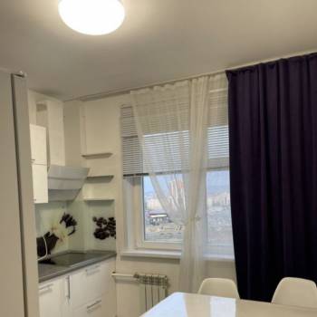 Продается 1-комнатная квартира, 40 м²