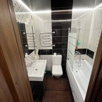 Продается Многокомнатная квартира, 100 м²