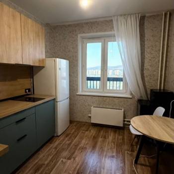 Сдается 1-комнатная квартира, 40 м²