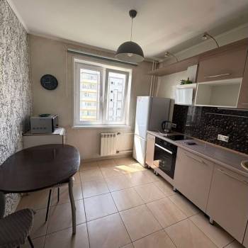 Сдается 1-комнатная квартира, 42 м²