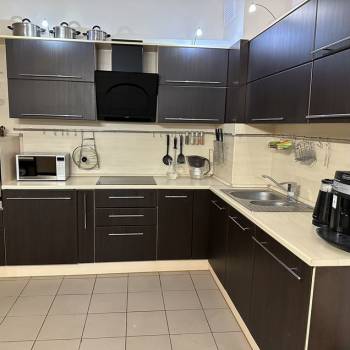 Сдается 2-х комнатная квартира, 90 м²