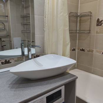 Сдается Многокомнатная квартира, 60 м²