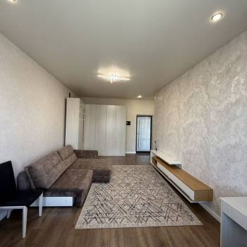 Продается 1-комнатная квартира, 45 м²