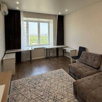 Продается 1-комнатная квартира, 45 м²