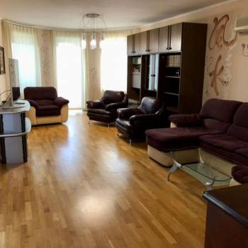 Сдается 2-х комнатная квартира, 82,7 м²