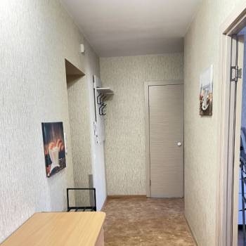Сдается 1-комнатная квартира, 42 м²
