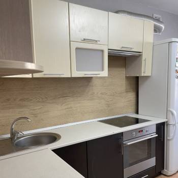 Сдается 1-комнатная квартира, 42 м²