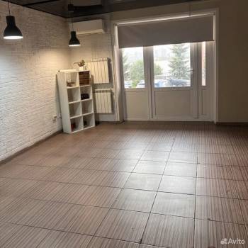 Сдается Нежилое помещение, 77 м²
