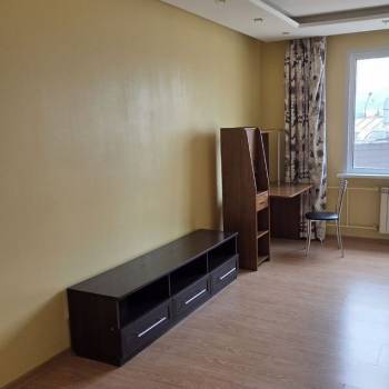 Сдается 2-х комнатная квартира, 81 м²