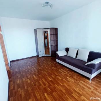 Продается 1-комнатная квартира, 35 м²