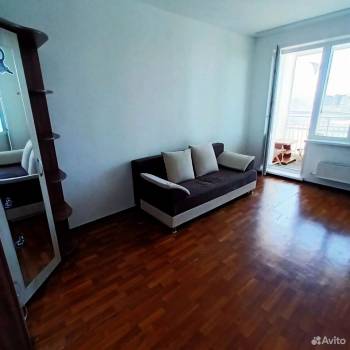 Продается 1-комнатная квартира, 35 м²