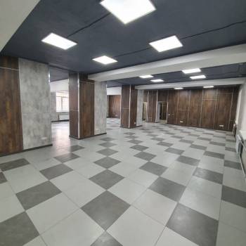 Сдается Нежилое помещение, 246 м²