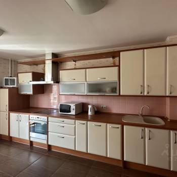 Сдается 2-х комнатная квартира, 85 м²