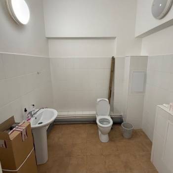 Сдается Нежилое помещение, 136 м²