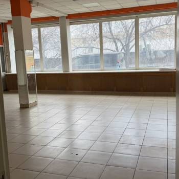 Сдается Нежилое помещение, 250 м²