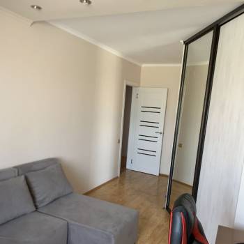 Продается Многокомнатная квартира, 100 м²